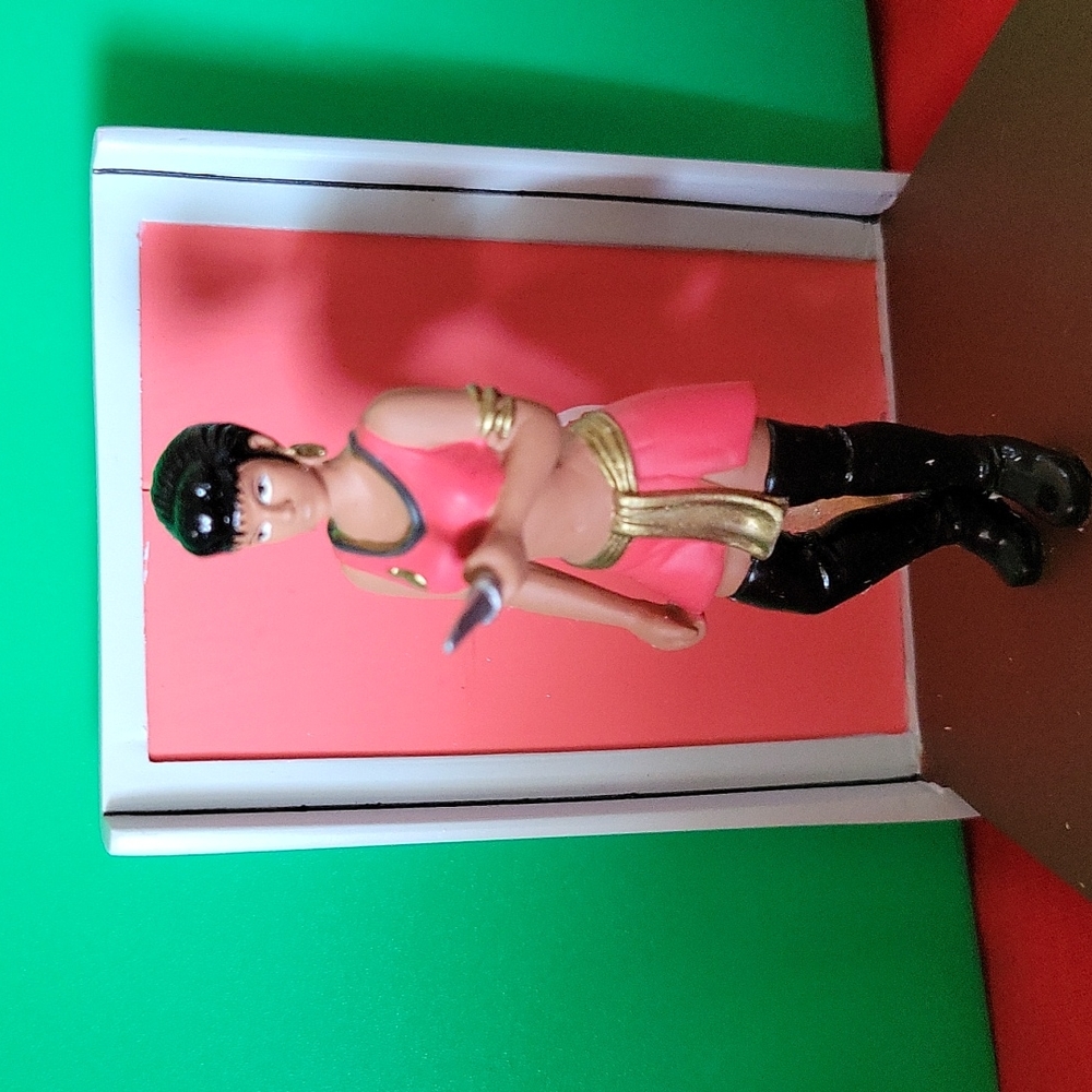 RARE STAR TREK UHURA Diorama Collectible 4" Tall